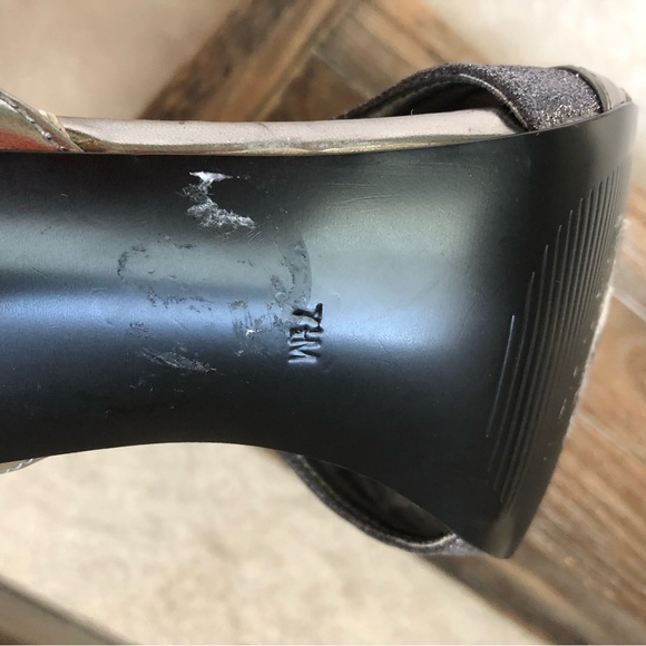 NEW Guess Gunmetal Silver Metallic Shimmering High Heel Peep Toe Stiletto Heels - Picture 11 of 16